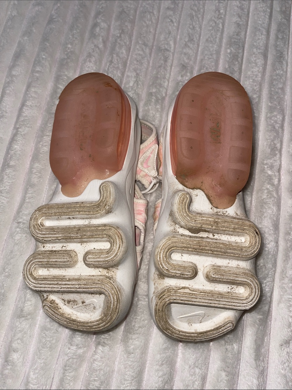 Nike Air Max Koko Pink and White Sandals | Size 7 - Picture 4 of 6